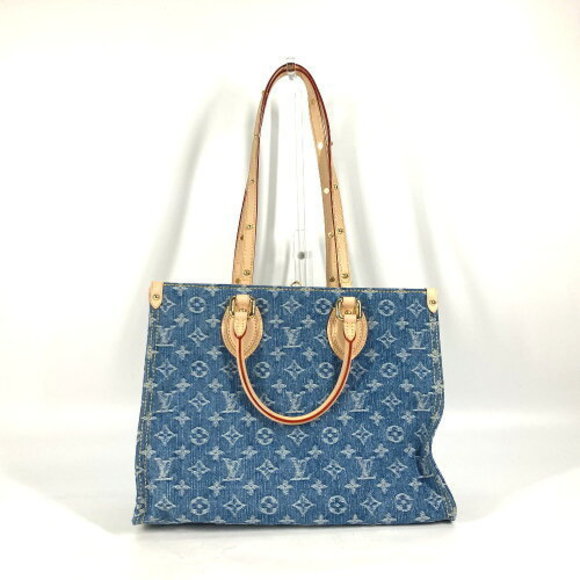 Louis Vuitton Heart on Chain Crossbody Bag Pochette Pouch Red - Picture 1 of 13